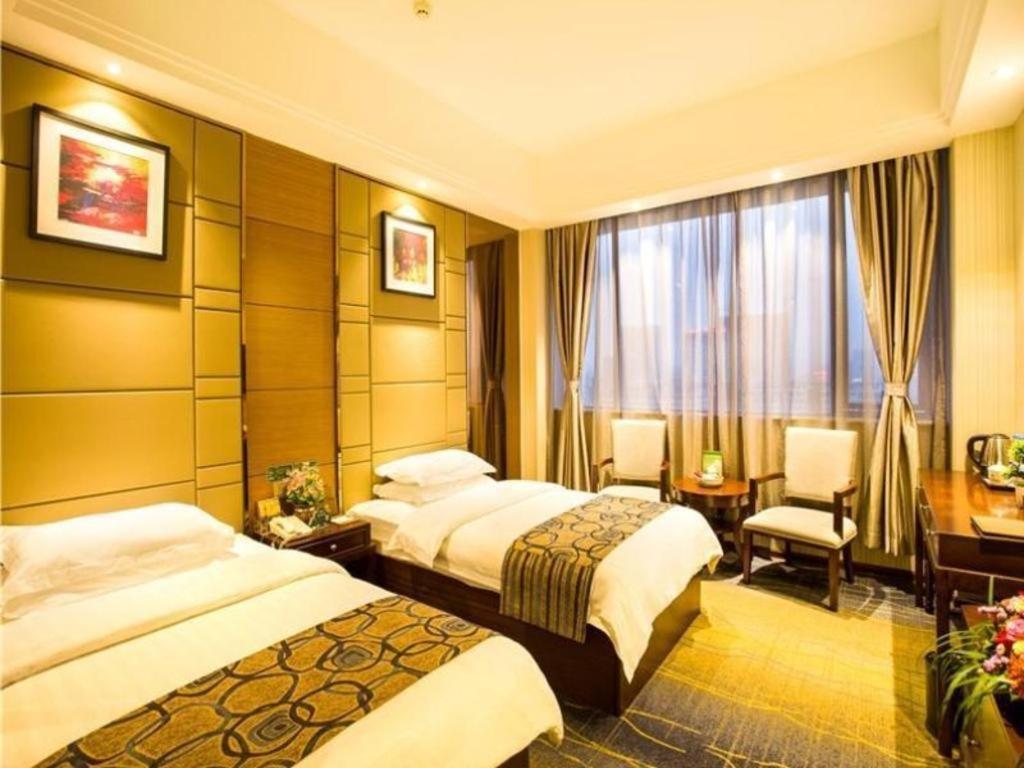 Greentree Inn Guangdong Jieyang Bus Terminal Station Ronghua Avenue Business Hotel Bagian luar foto
