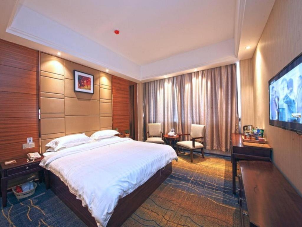 Greentree Inn Guangdong Jieyang Bus Terminal Station Ronghua Avenue Business Hotel Bagian luar foto