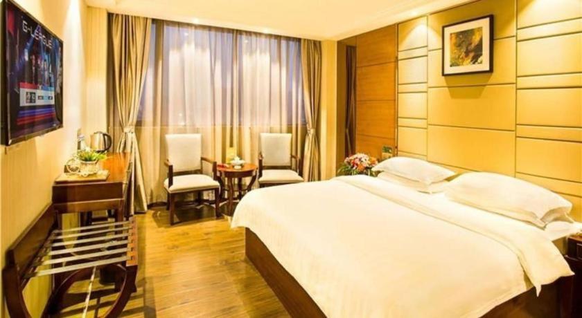 Greentree Inn Guangdong Jieyang Bus Terminal Station Ronghua Avenue Business Hotel Bagian luar foto