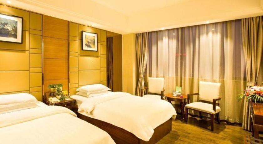 Greentree Inn Guangdong Jieyang Bus Terminal Station Ronghua Avenue Business Hotel Bagian luar foto