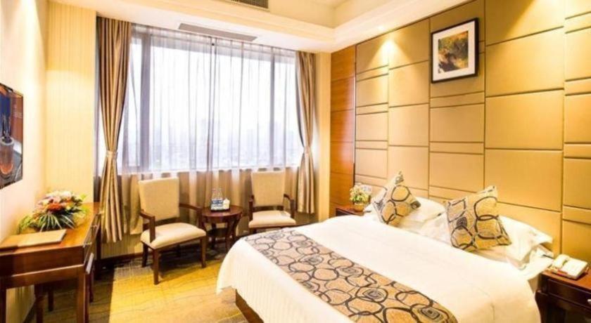 Greentree Inn Guangdong Jieyang Bus Terminal Station Ronghua Avenue Business Hotel Bagian luar foto