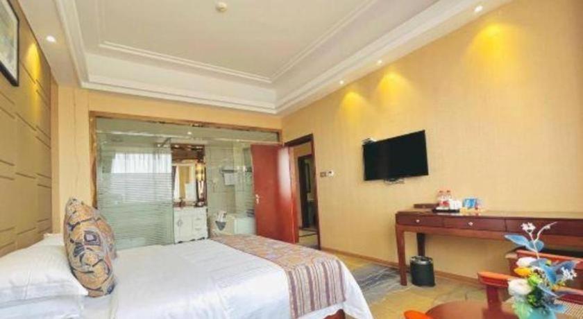 Greentree Inn Guangdong Jieyang Bus Terminal Station Ronghua Avenue Business Hotel Bagian luar foto