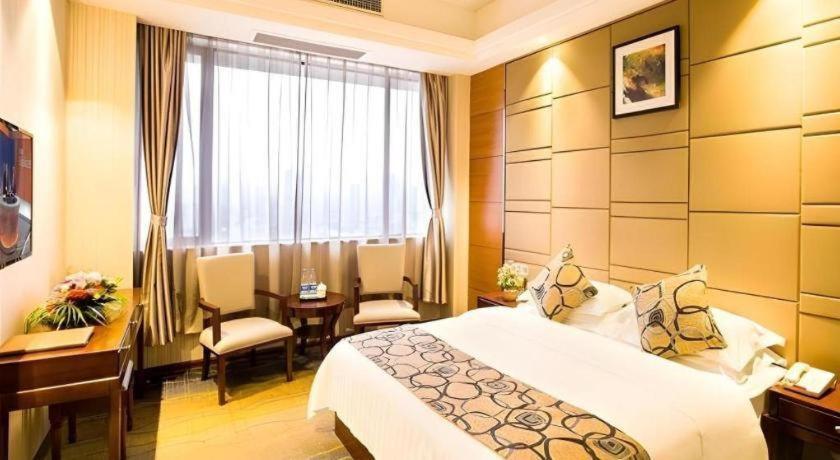 Greentree Inn Guangdong Jieyang Bus Terminal Station Ronghua Avenue Business Hotel Bagian luar foto