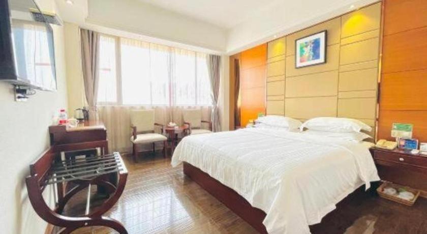 Greentree Inn Guangdong Jieyang Bus Terminal Station Ronghua Avenue Business Hotel Bagian luar foto
