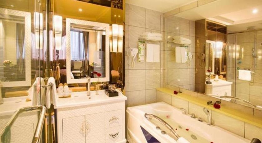 Greentree Inn Guangdong Jieyang Bus Terminal Station Ronghua Avenue Business Hotel Bagian luar foto